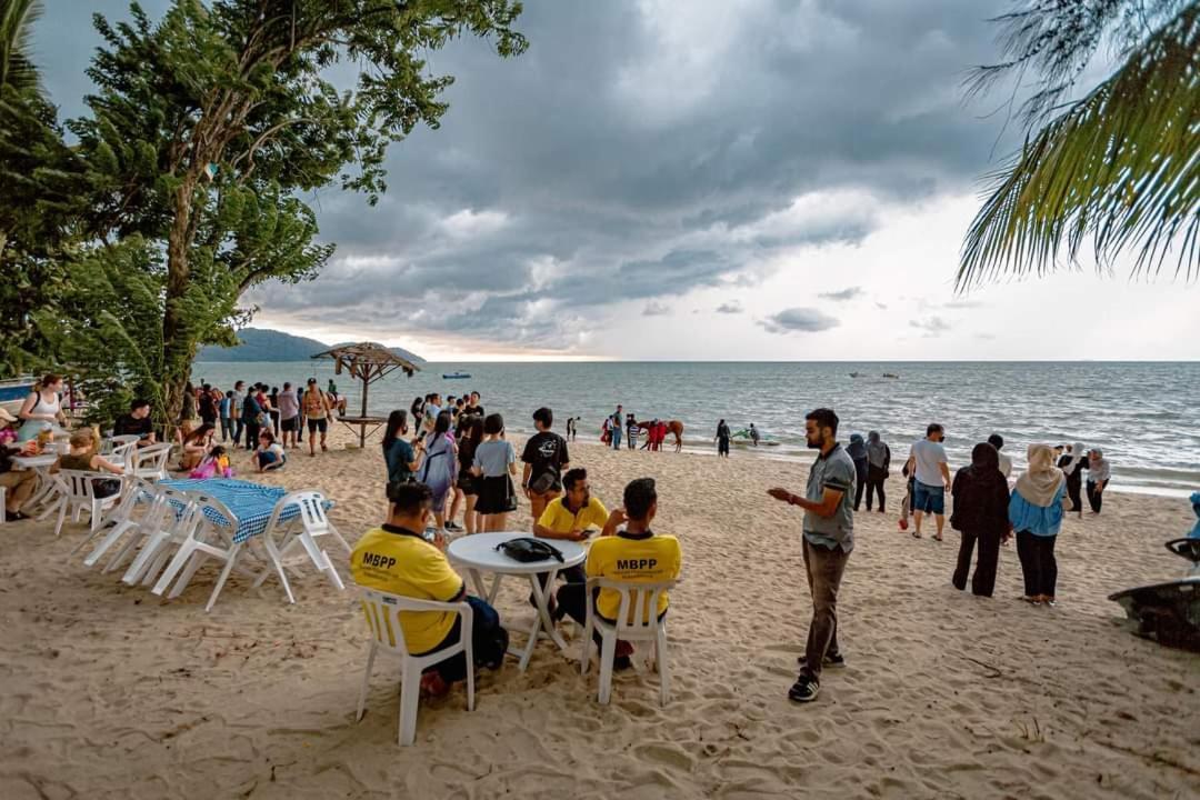 Pantai Seaview Resort Batu Ferringhi 1801 - 3 Rooms Exterior photo